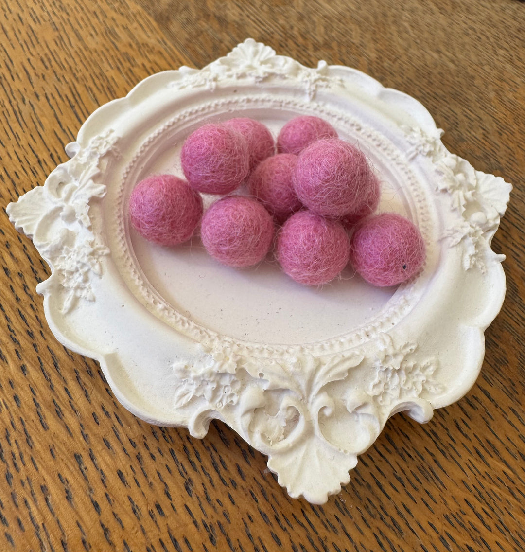 100% Wool Felt Balls 1cm 3/8” ~ Lilac Rouge