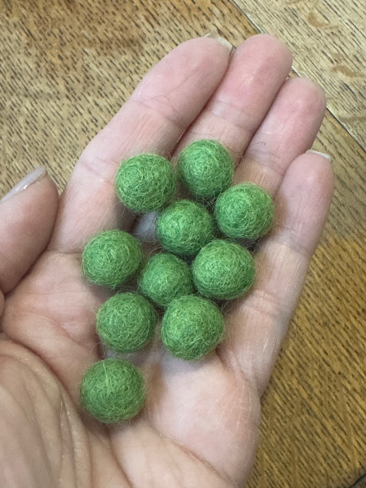 100% Wool Felt Balls 1cm 3/8” ~ Grass Green