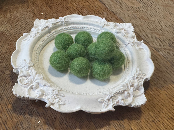 100% Wool Felt Balls 1cm 3/8” ~ Grass Green