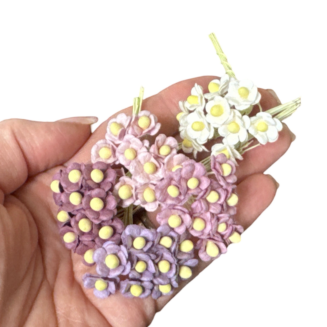 PRÉCOMMANDE 10 mm Sweetheart Blossoms Mulberry Paper Flowers - Vrac 50 Violets mélangés