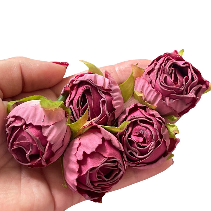 Roses de soie rouge foncé