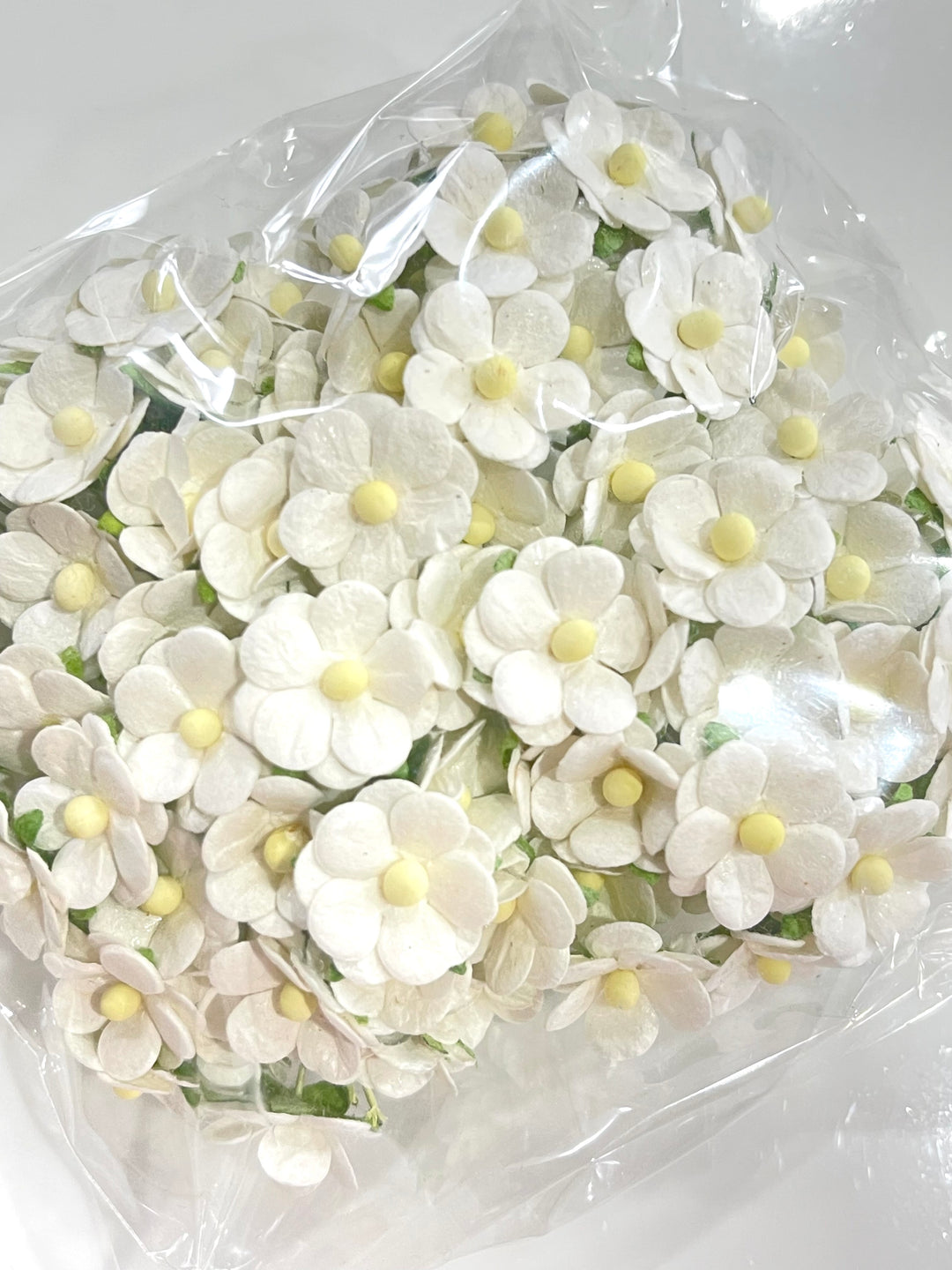 PREORDER 15mm White Sweetheart Blossoms Mulberry Paper Flowers - Bulk 50 or 100 packs