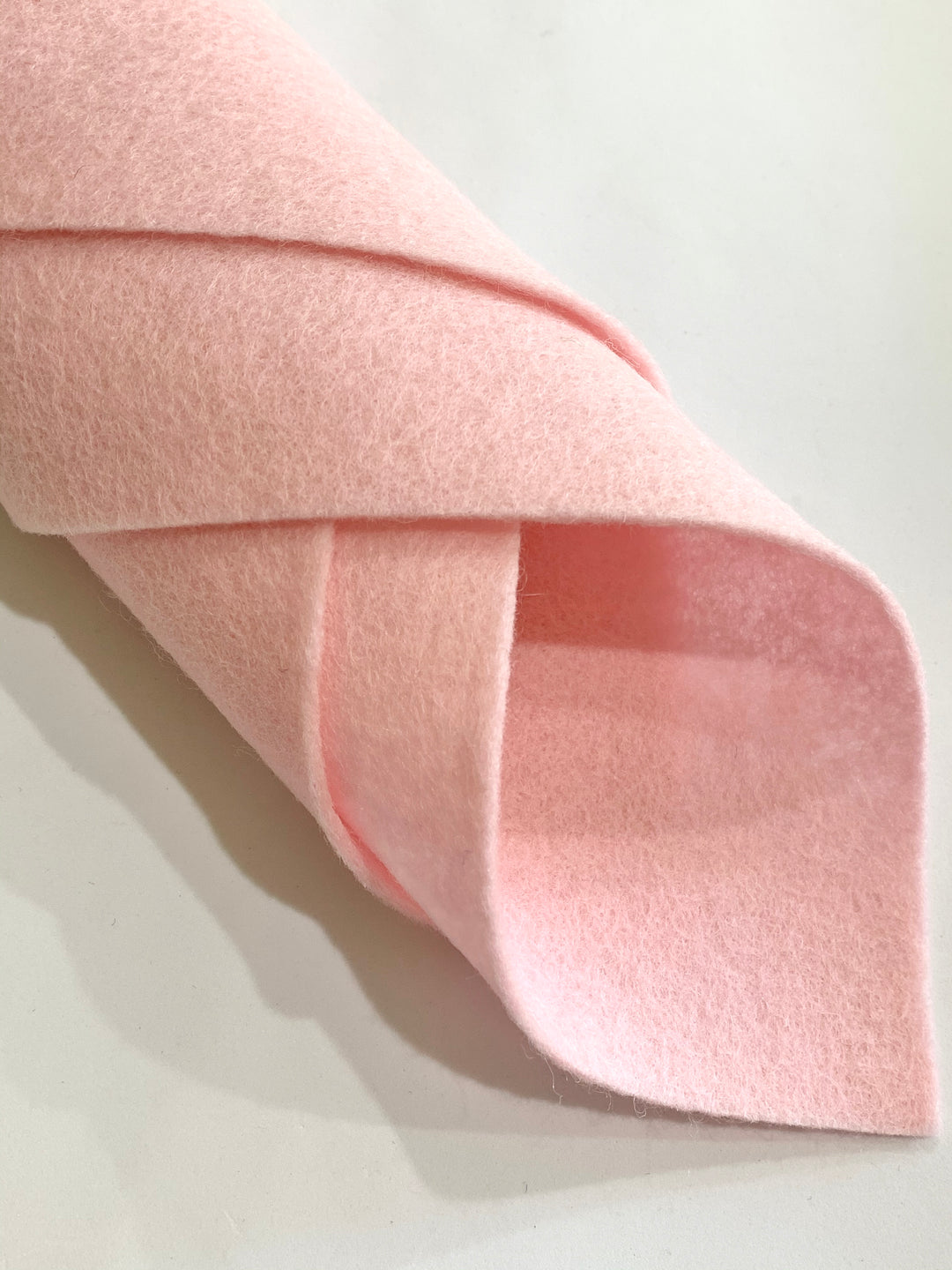 Feuille de Feutre de Laine Mérinos Kiss Rose Pastel 1mm 20 x 30cm