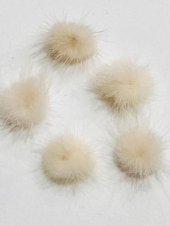 Boules de fourrure de vison 30 mm crème ivoire paquet de 5