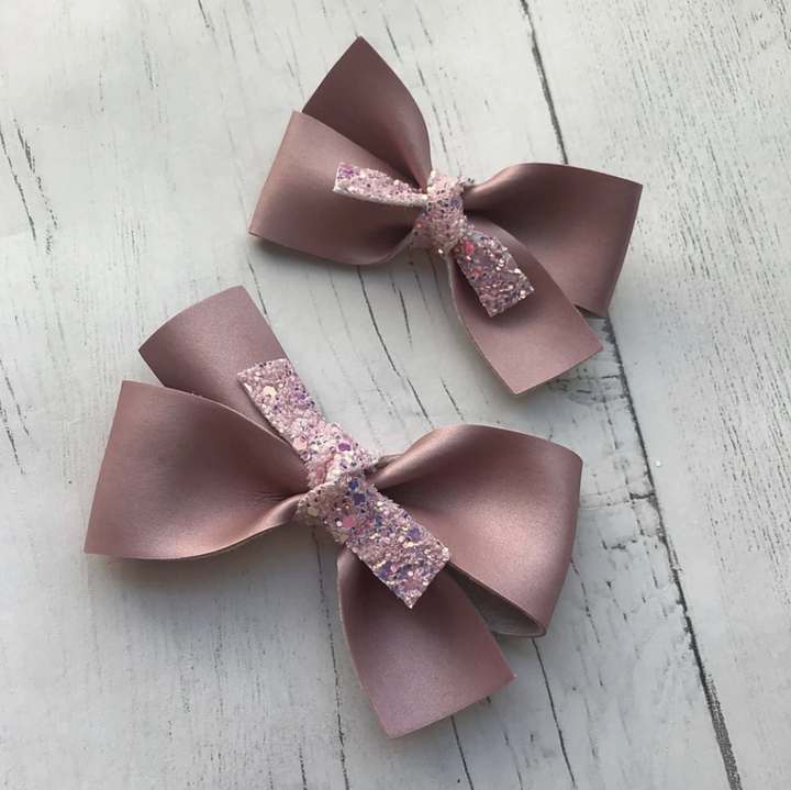 Sweetie Bow Die - de Glitter Glitter On The Wall Londres