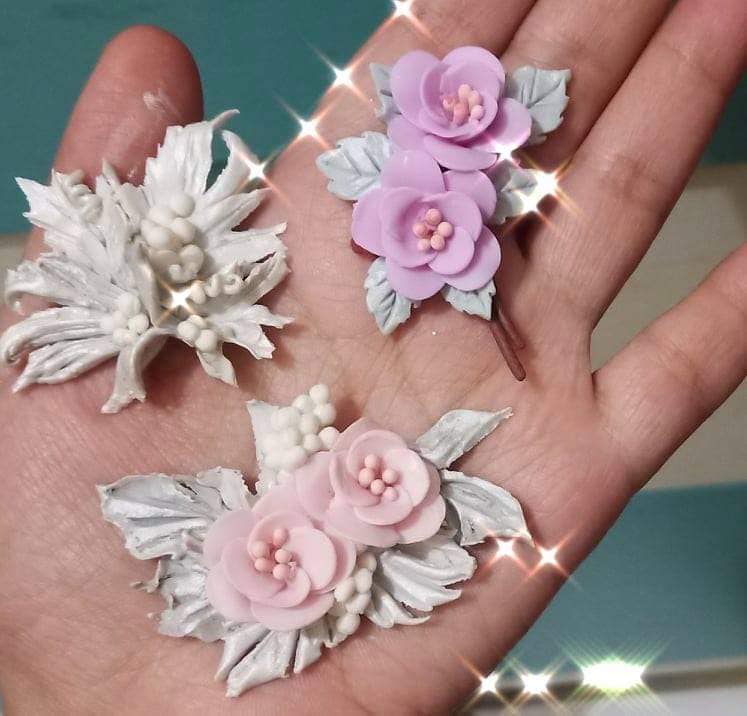 Argiles à nœuds de fleurs