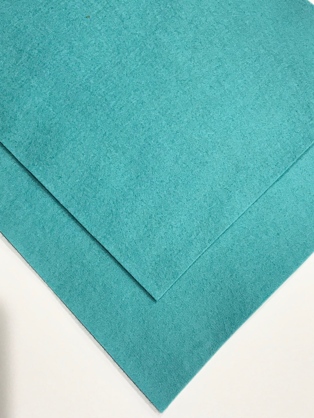 Feuille de feutre de laine mérinos bleu sarcelle de 1 mm, 8 x 11 po - N° 52