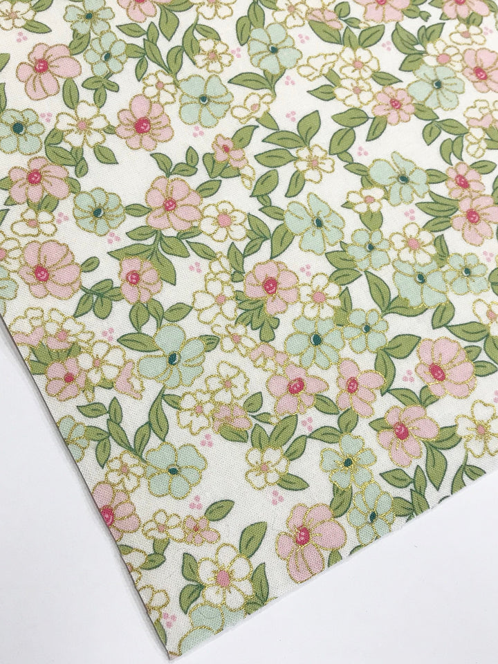 Menthe et rose avec des feuilles de tissu à dos en feutre floral métallisé doré