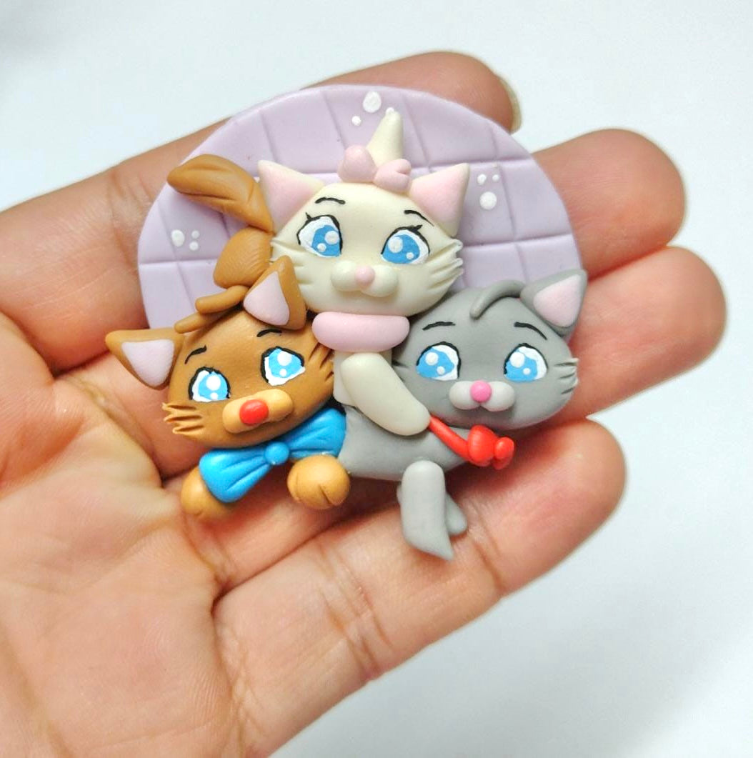 Fancy Cats Cameo Bow Clay par le magnifique créateur