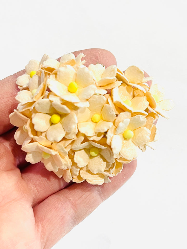Fleurs de chérie de pêche pâle Fleurs en papier de mûrier