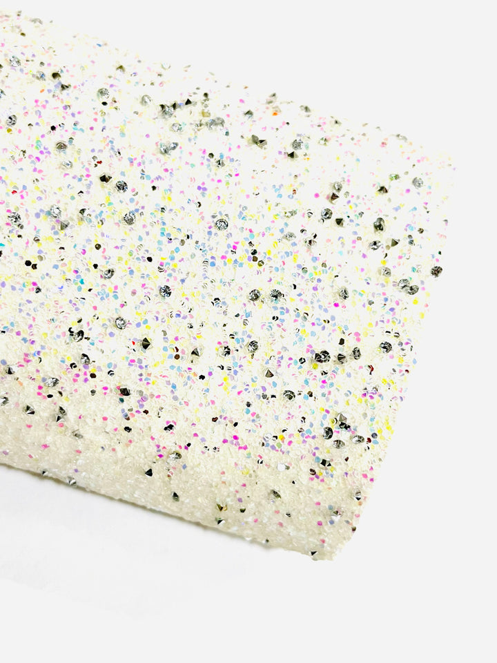 Tissu à grosses paillettes avec des diamants blancs