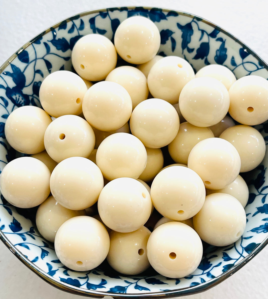 Off White Solid 20mm Bubblegum Beads