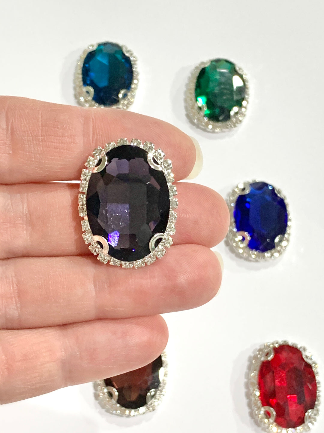 Embellissements à dos plat en strass ovale violet tanzanite 18 x 25 mm