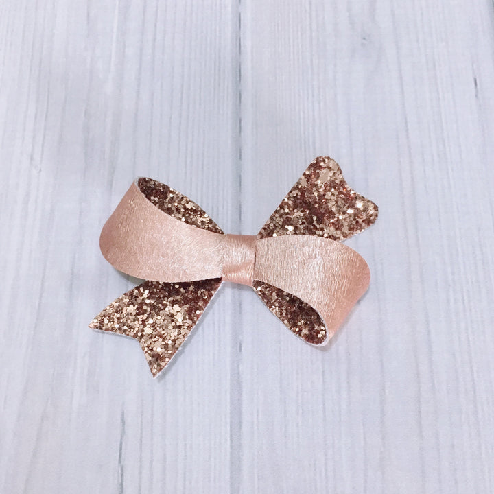 Modèle de trace et de découpe en plastique Sophia Bow