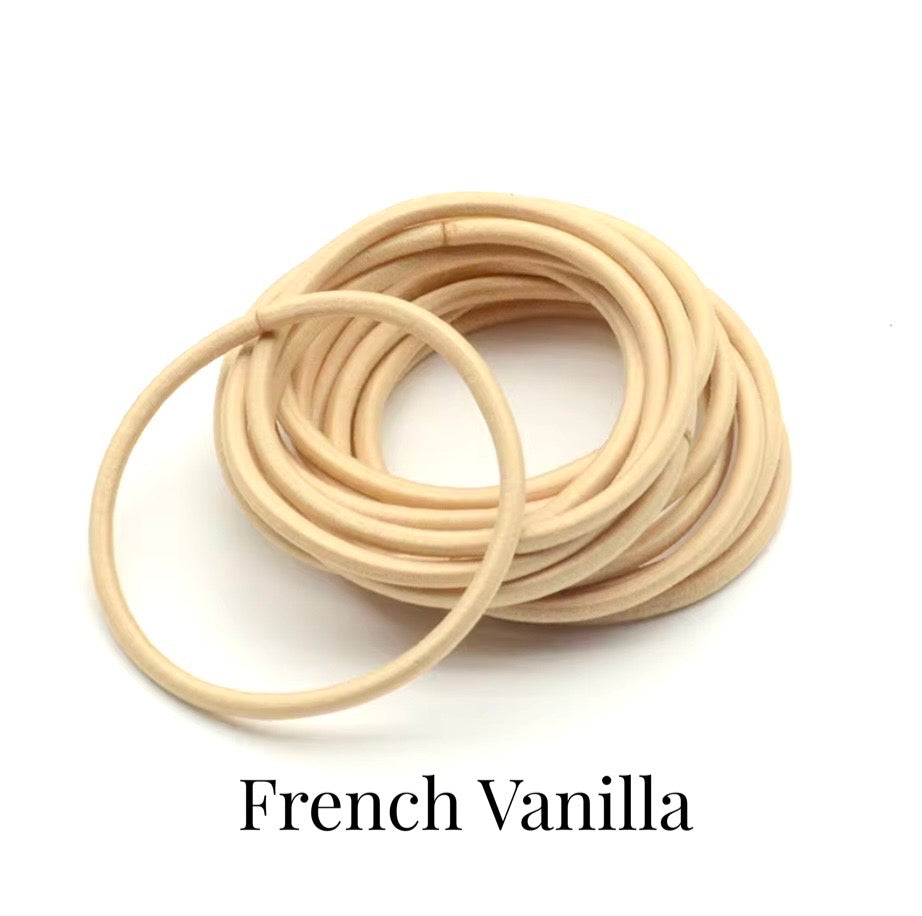 Élastiques fins pour cheveux. 