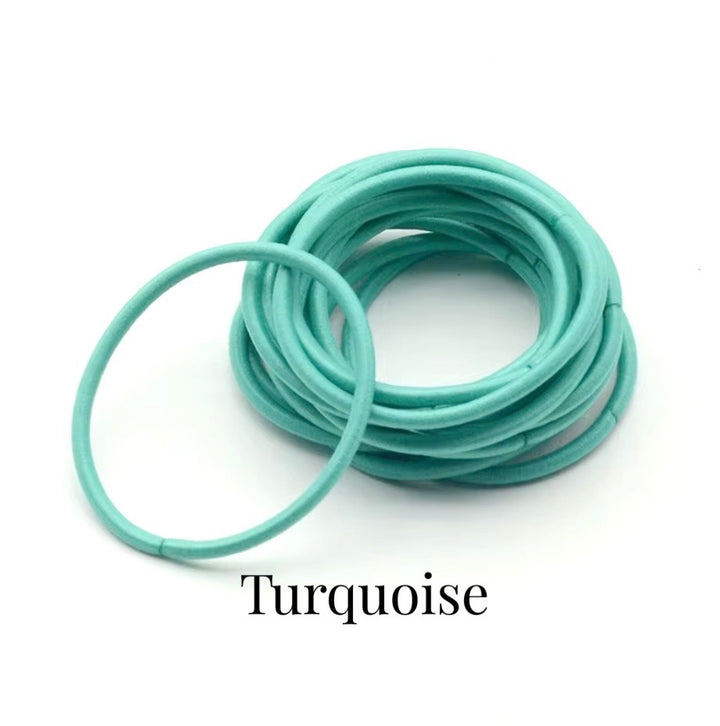 Élastiques fins pour cheveux. 