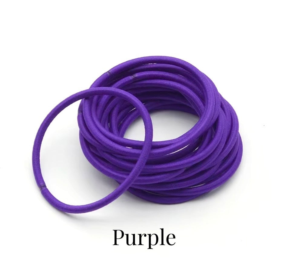 Élastiques fins pour cheveux. 