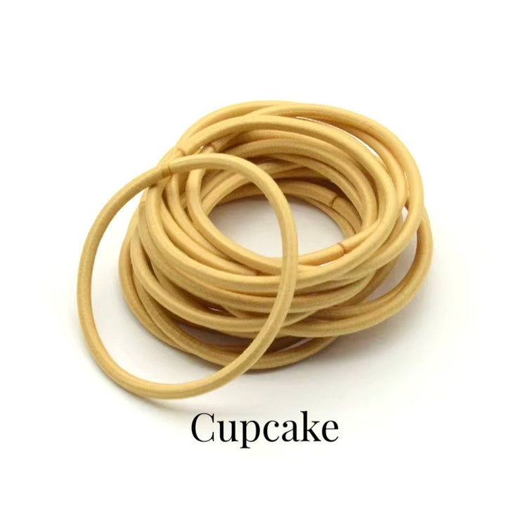 Élastiques fins pour cheveux. 