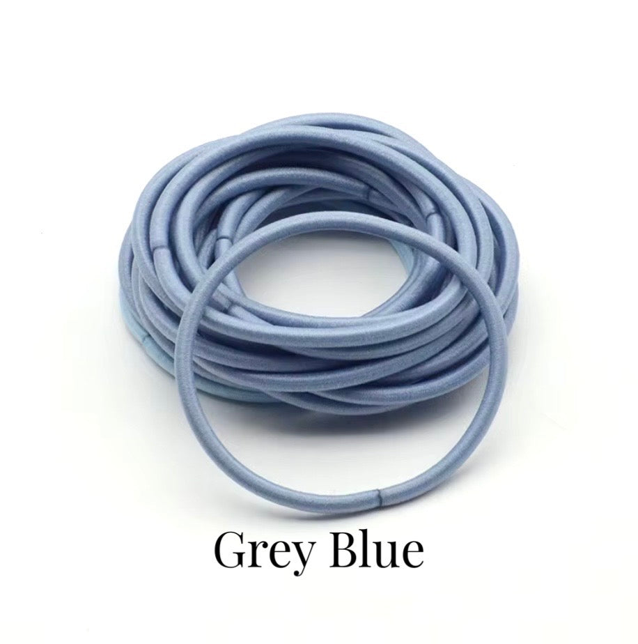 Élastiques fins pour cheveux. 