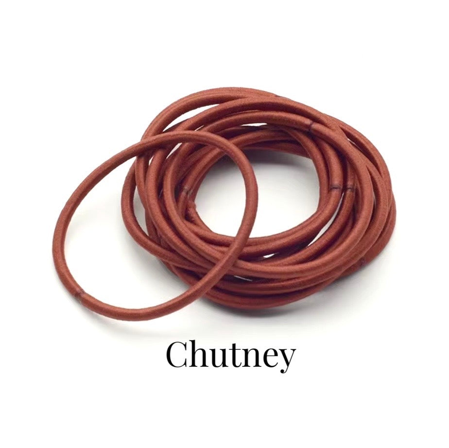 Élastiques fins pour cheveux. 