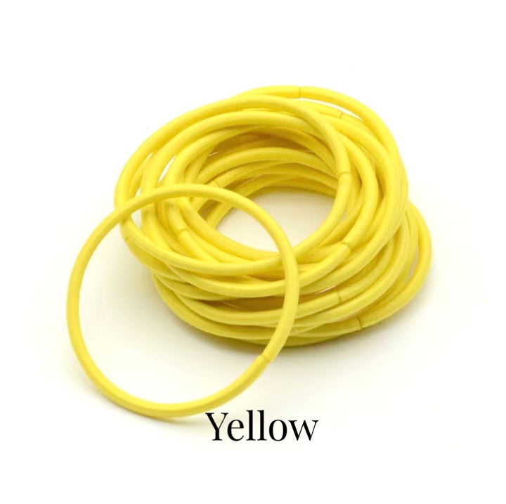 Élastiques fins pour cheveux. 