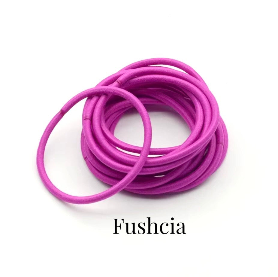 Élastiques fins pour cheveux. 