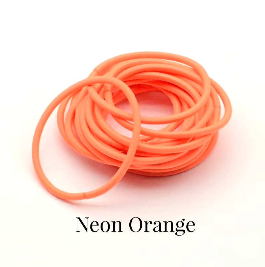 Élastiques fins pour cheveux. 