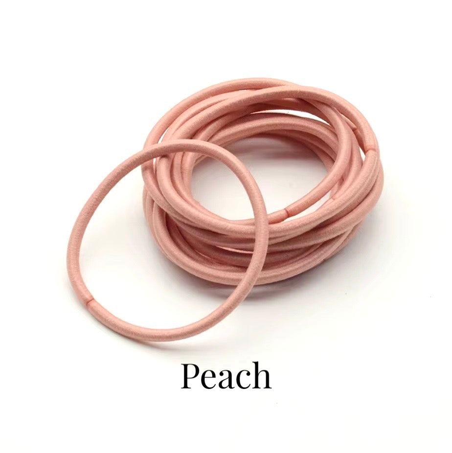 Élastiques fins pour cheveux. 