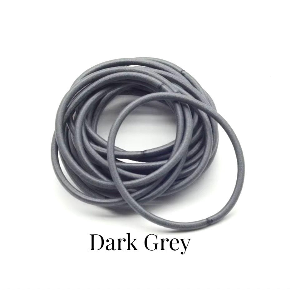 Élastiques fins pour cheveux. 