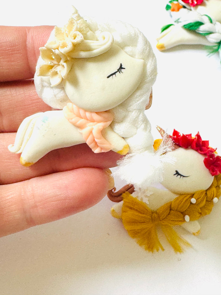 Christmas Unicorn Bow Clays