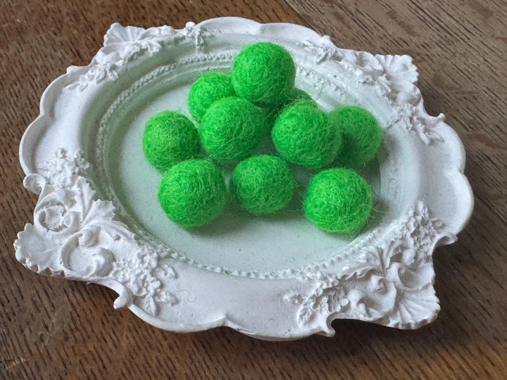 100% Wool Felt Balls 1cm 3/8” ~ Bright Green