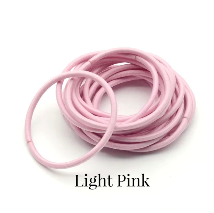 Élastiques fins pour cheveux. 