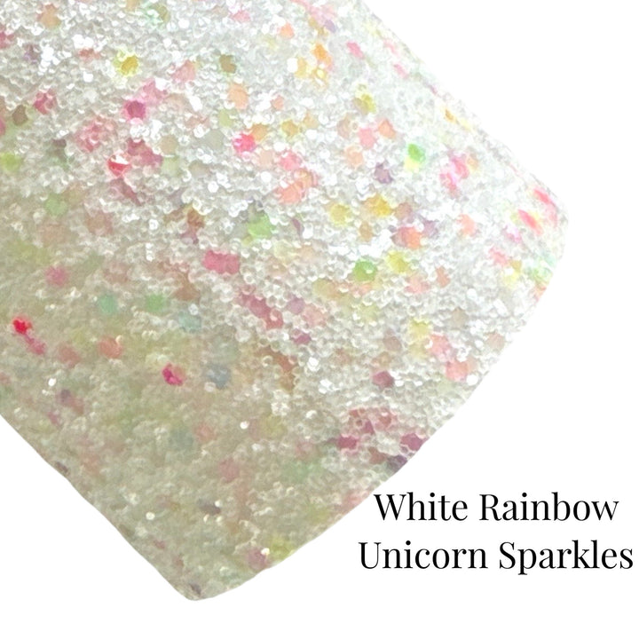 Licorne blanche scintille de grosses paillettes