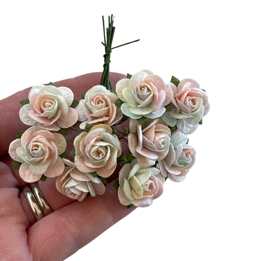 5 roses ouvertes en papier de mûrier arc-en-ciel de 2 cm - 20 mm