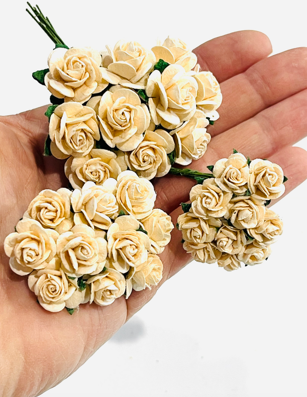 Roses en papier de mûrier pêche pâle - 10 mm, 15 mm, 20 mm