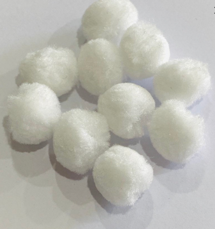 Paquet de 10 boules Pom Pom blanches de 15 mm