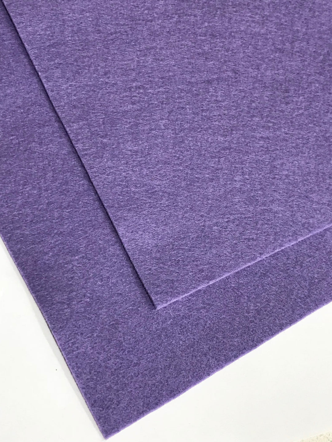 Feutre de laine mérinos violet chiné de 1 mm, feuille de 8 x 11 po - n° 62