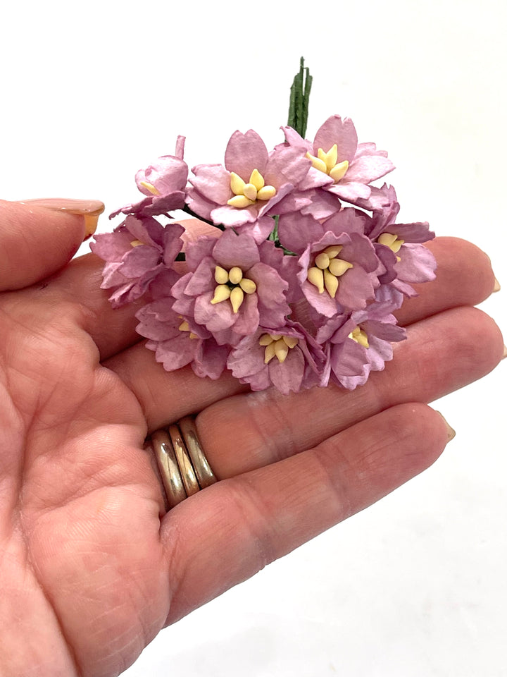 Fleurs de cerisier mauves de 20 mm Fleurs en papier de mûrier - Lot de 10