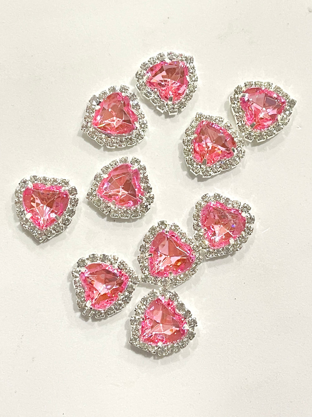 5 x embellissements à dos plat en strass en forme de cœur avec serti de griffe en argent - rose