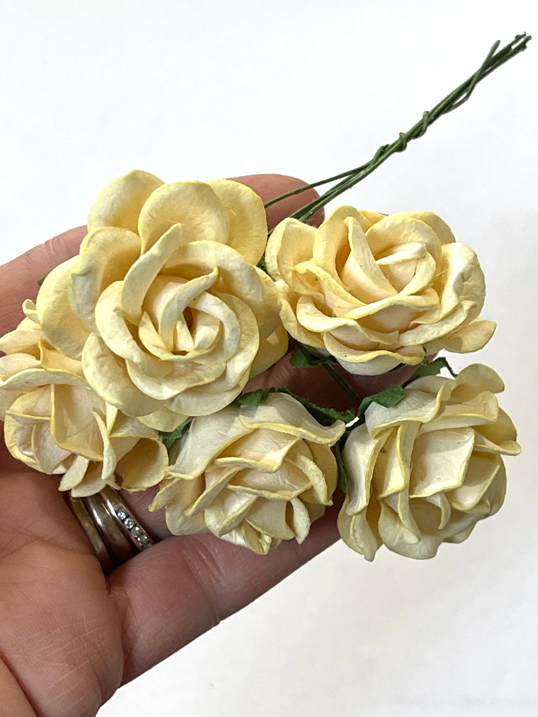 35mm Pale Yellow Mulberry Paper Roses - Lots of 5