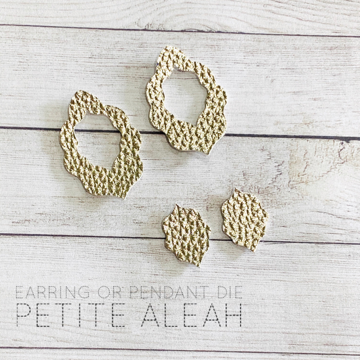 Petite Aleah Pair of Earrings or Pendant die